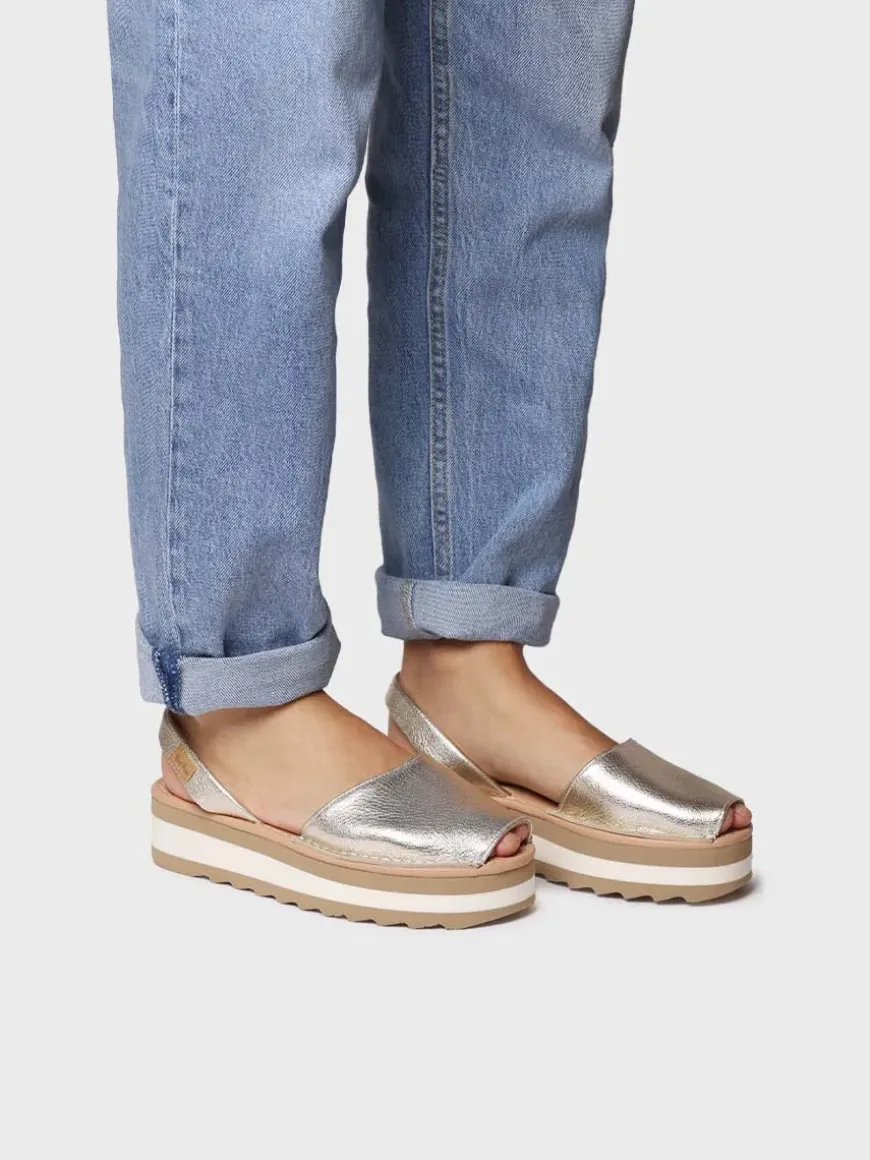 ALAIOR-P - Women's leather shoe with platform