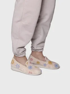 CARME-CP - Women's slippers with embroidered details