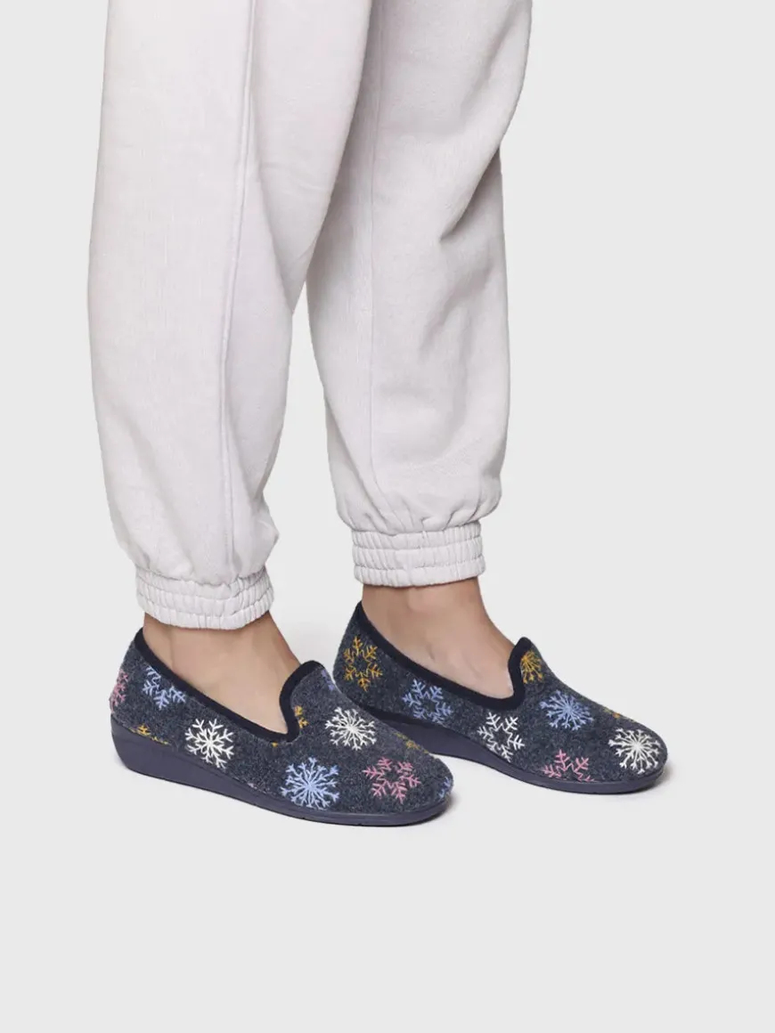 CARME-CP - Women's slippers with embroidered details