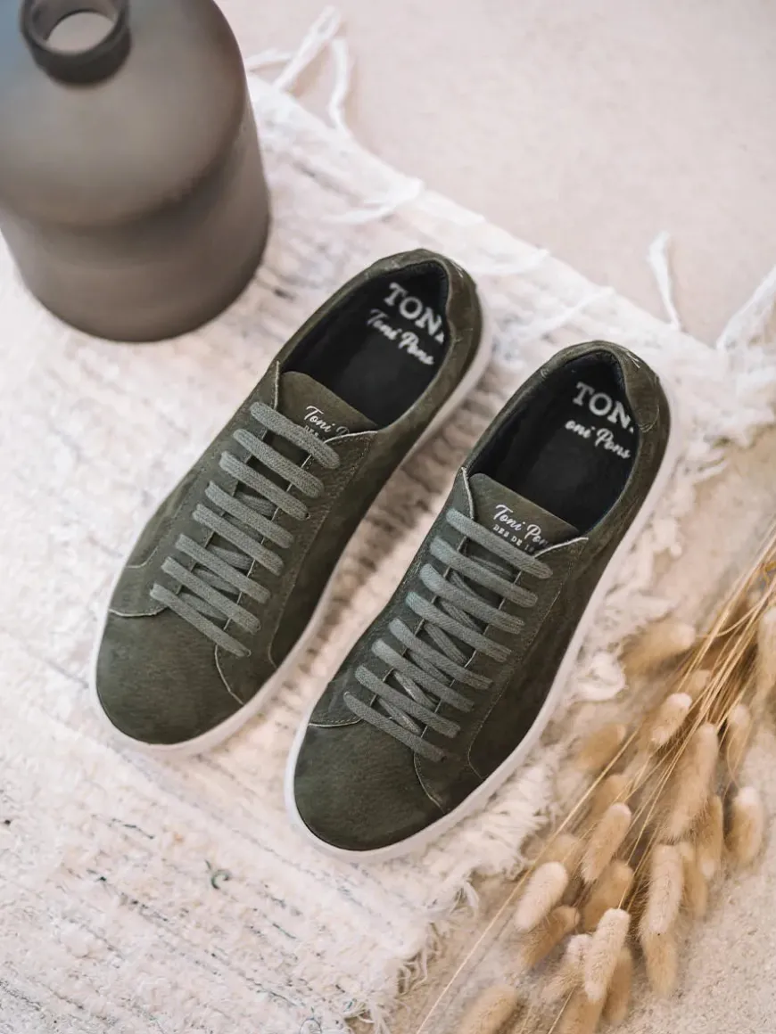 DALMAU - Men's nubuck leather trainer with laces