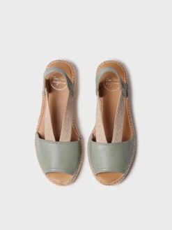 ETNA - Flat leather sandal with elastics