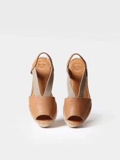 ETNA - Flat leather sandal with elastics