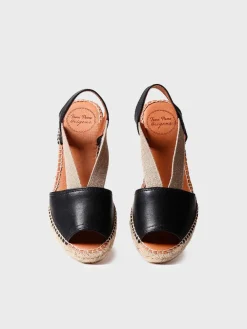 ETNA - Flat leather sandal with elastics