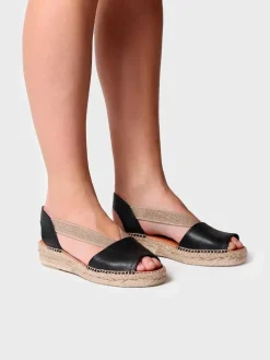 ETNA - Flat leather sandal with elastics