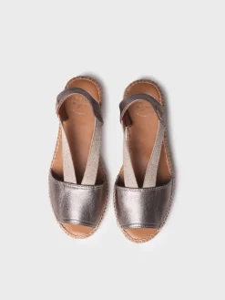 ETNA - Flat leather sandal with elastics