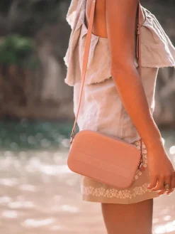 GINGER - Black rubber shoulder bag