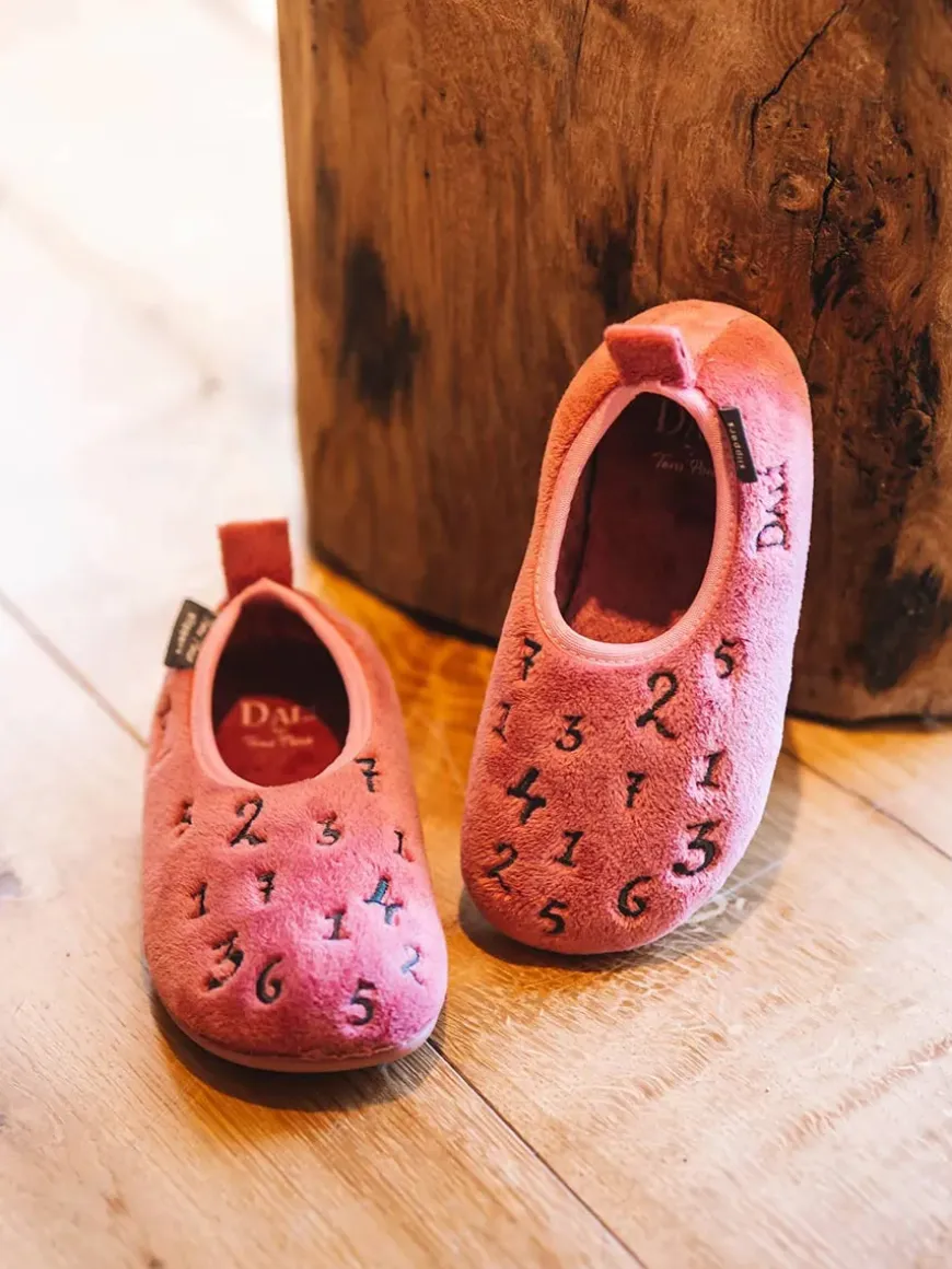 IMAGINA - Children's slippers inspired by Salvador Dalí's work