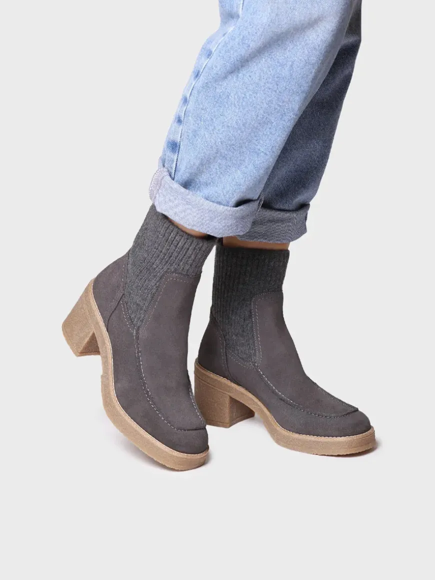 PRAGA-SY - Women's Wide Heel Ankle boot in Suede and Knit fabric